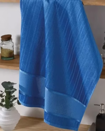 Azul escuro