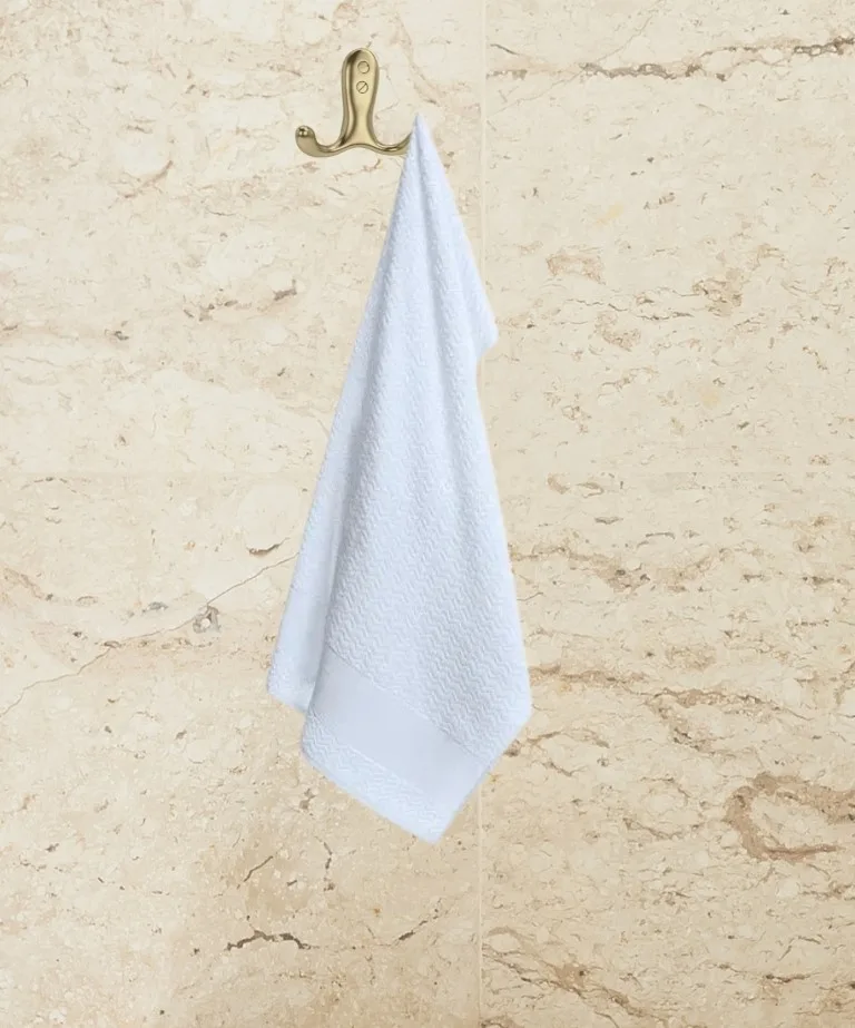 Toalha de Banho Verona 66X140 cm para Pintar ou Bordar na máquina Karsten