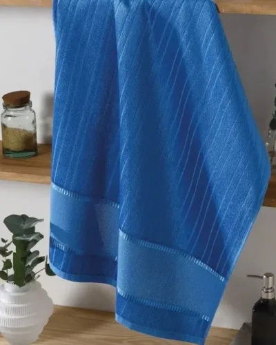 Azul escuro