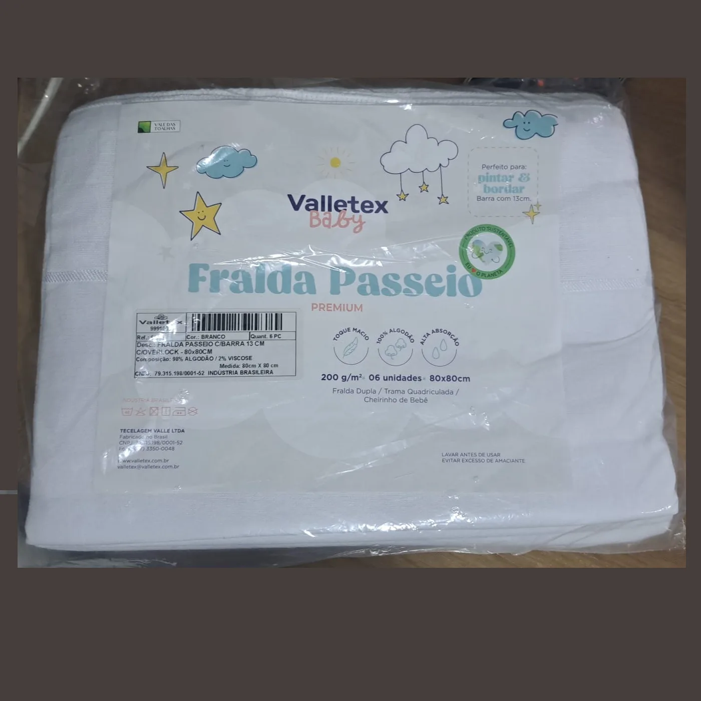 Fralda de Passeio Branca para Pintar e Bordar com Barra de 13 cm e Overlock Valletex